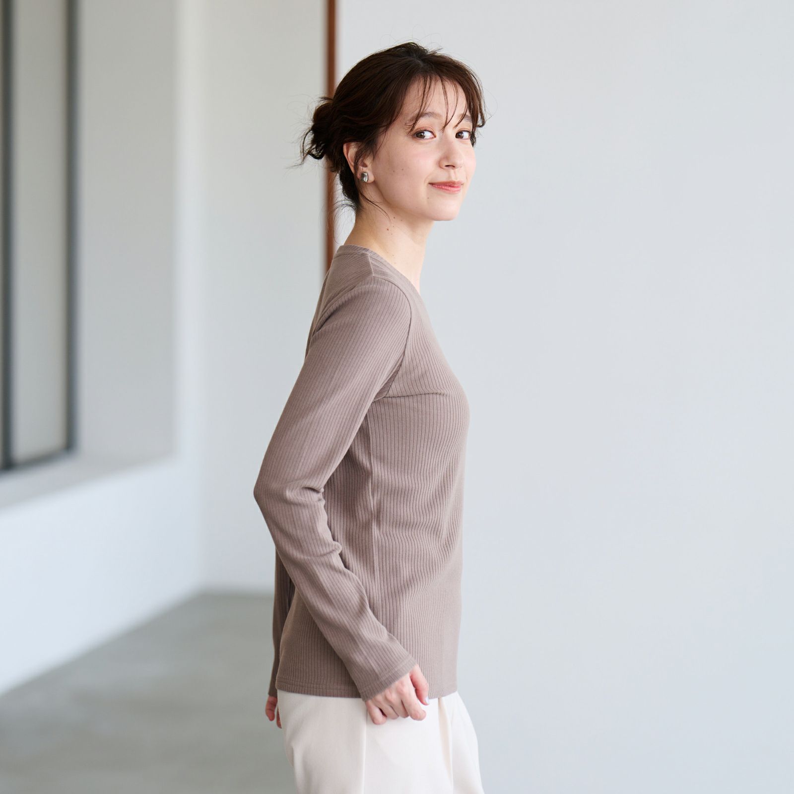 ピースフィットウォーム　うるおい加工クルーネック長袖Tシャツ