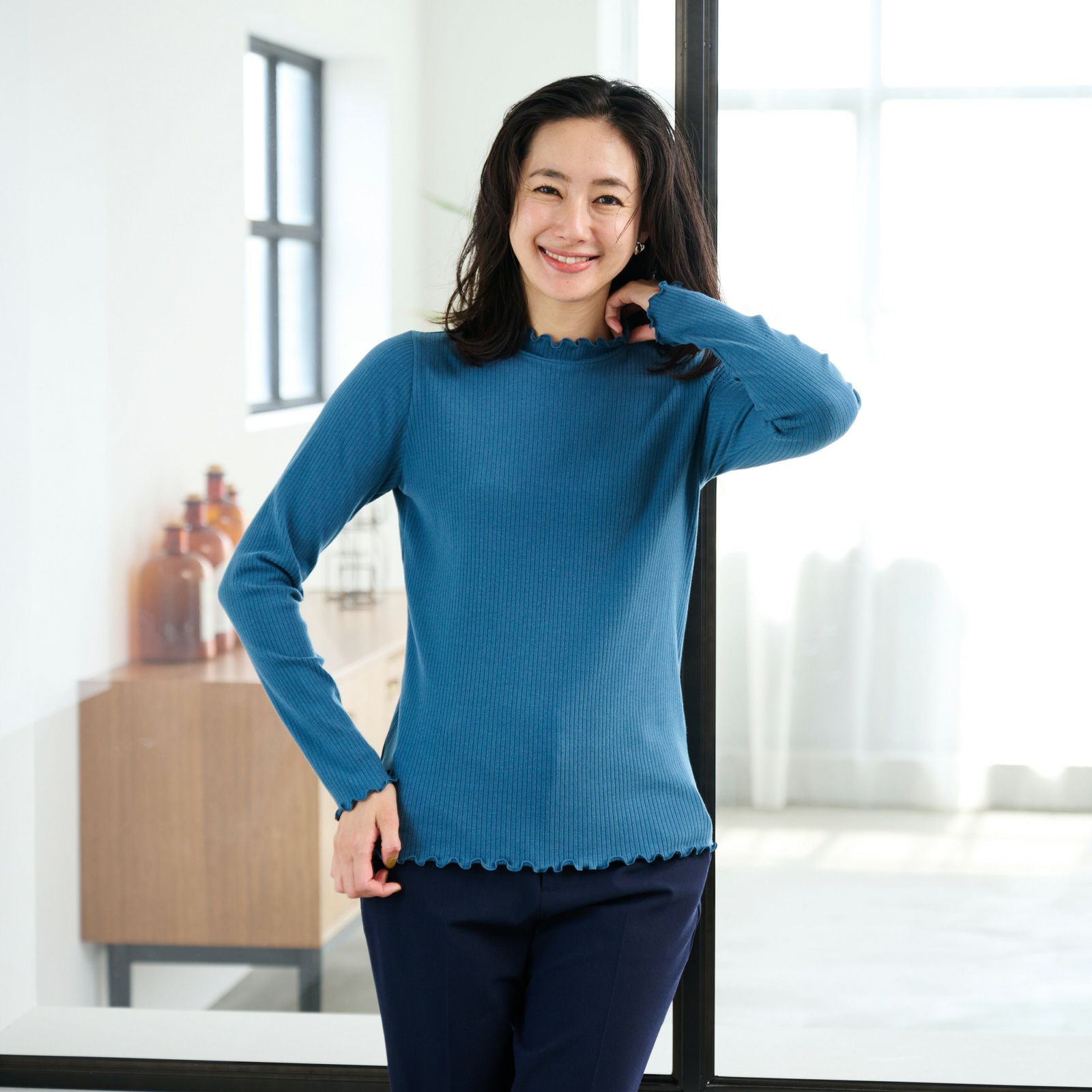 ピースフィットウォーム　うるおい加工ハイネック長袖Tシャツ