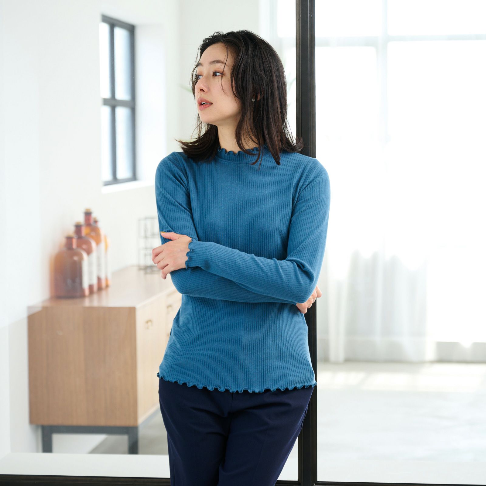 ピースフィットウォーム　うるおい加工ハイネック長袖Tシャツ