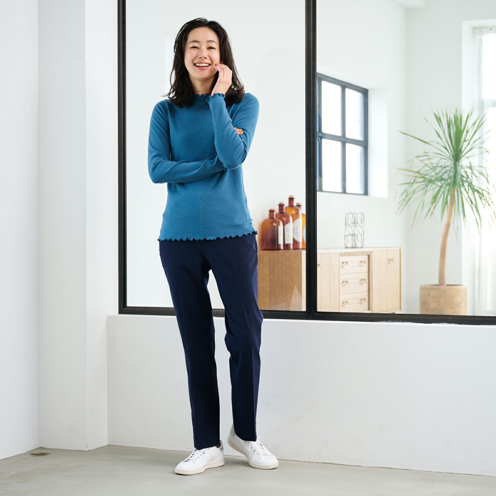 ピースフィットウォーム　うるおい加工ハイネック長袖Tシャツ