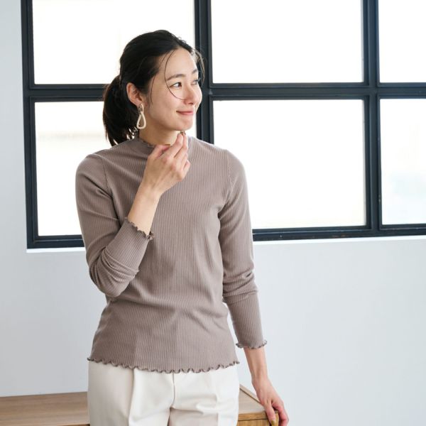 ピースフィットウォーム　うるおい加工ハイネック長袖Tシャツ