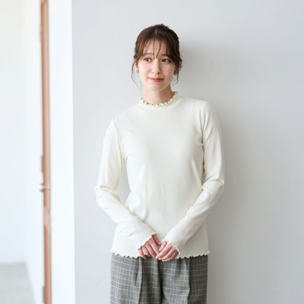 ピースフィットウォーム　うるおい加工ハイネック長袖Tシャツ