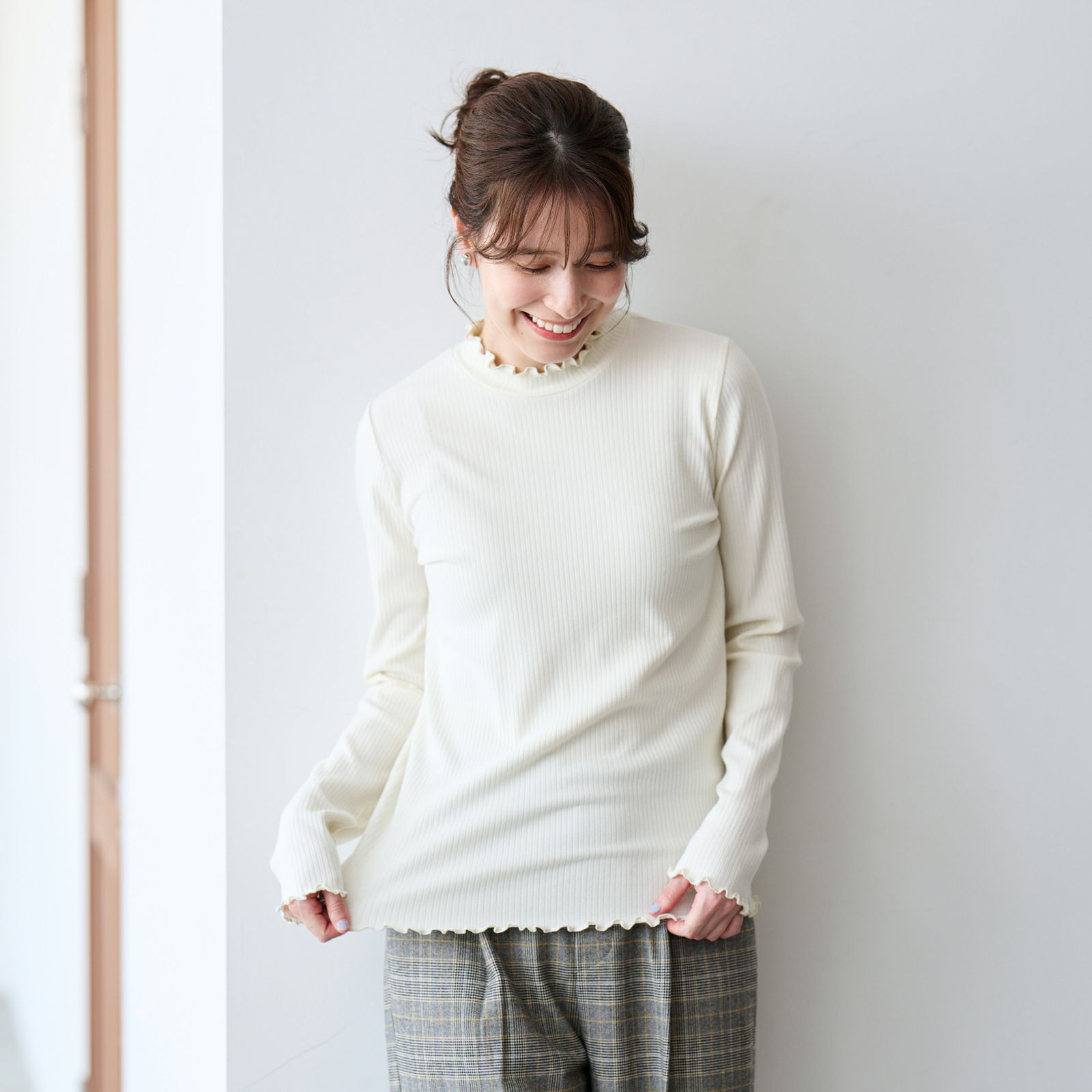 ピースフィットウォーム　うるおい加工ハイネック長袖Tシャツ