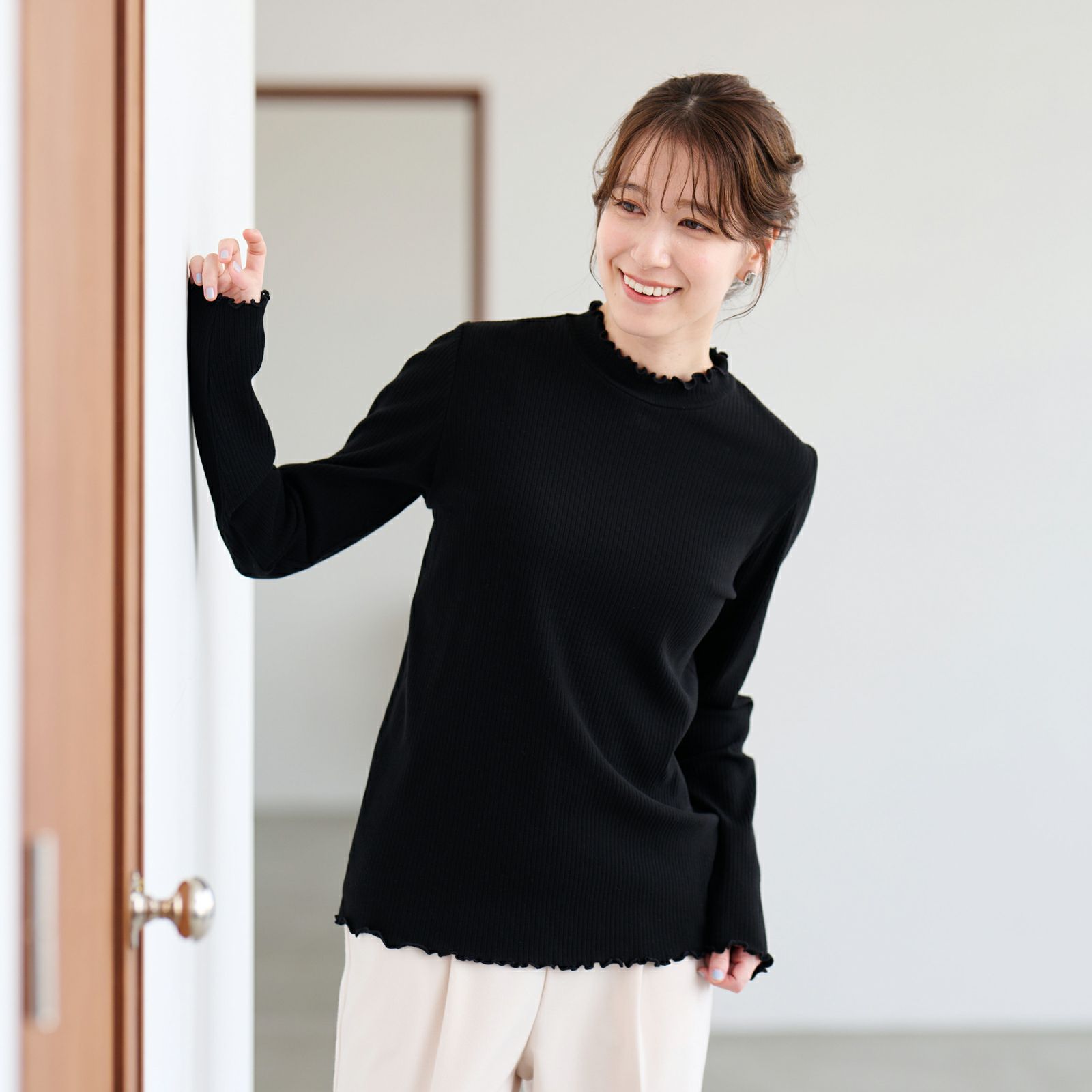 ピースフィットウォーム　うるおい加工ハイネック長袖Tシャツ