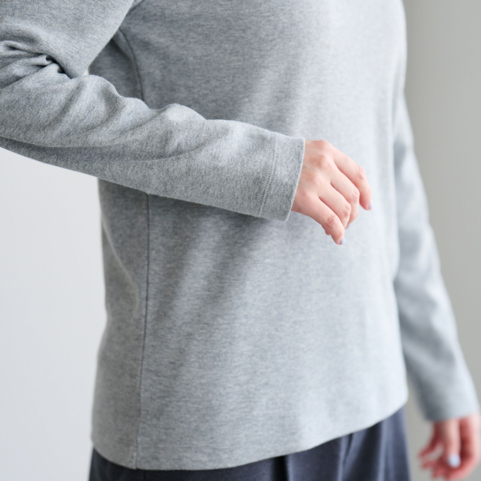 コットン１００起毛　クルーネック長袖Tシャツ