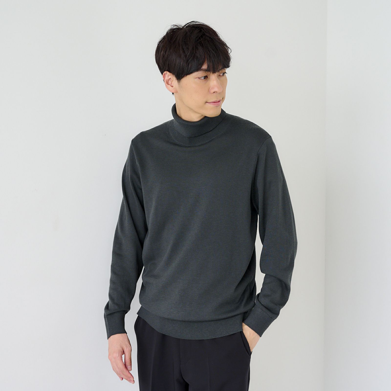 ハイゲージ　タートルネックプルオーバー