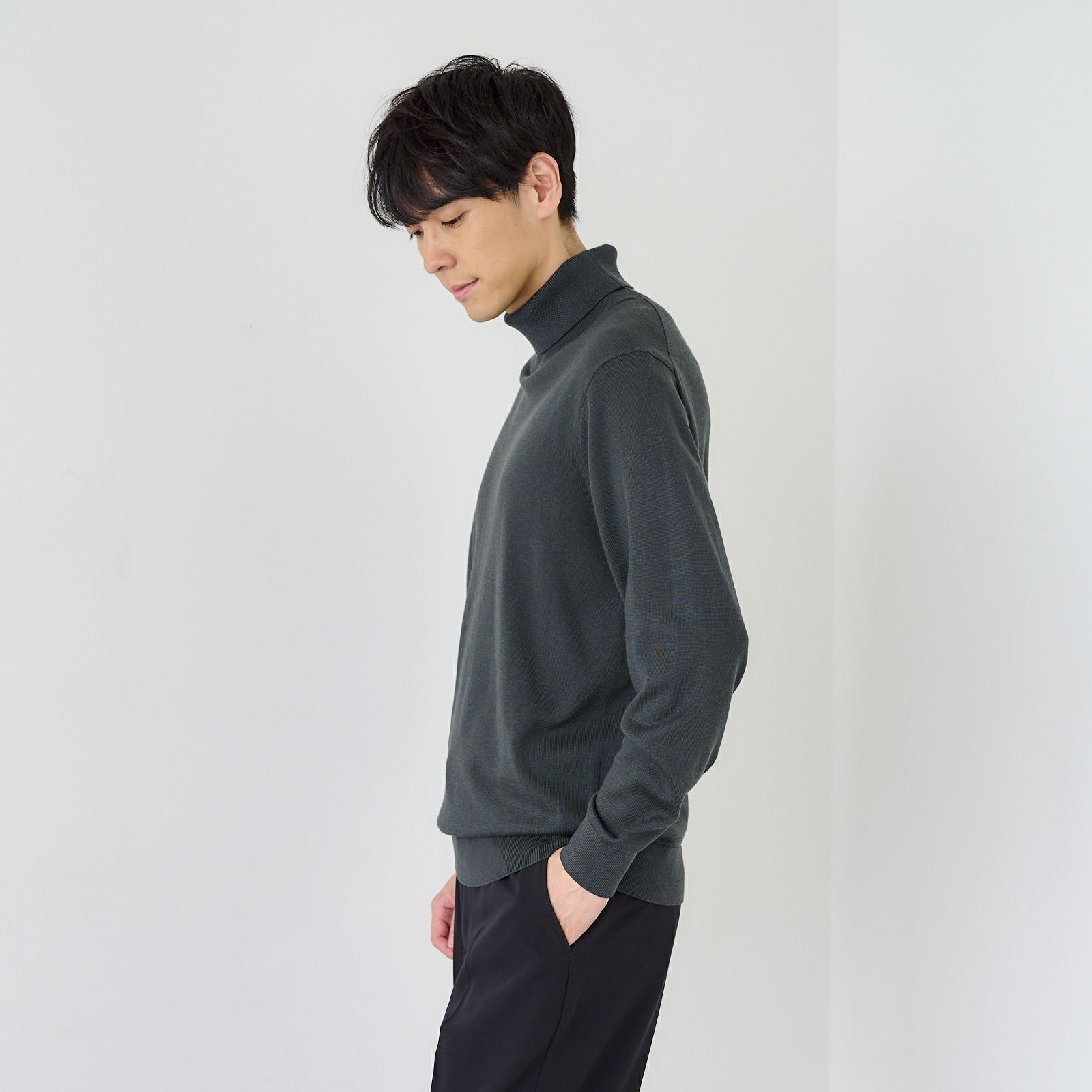 ハイゲージ　タートルネックプルオーバー