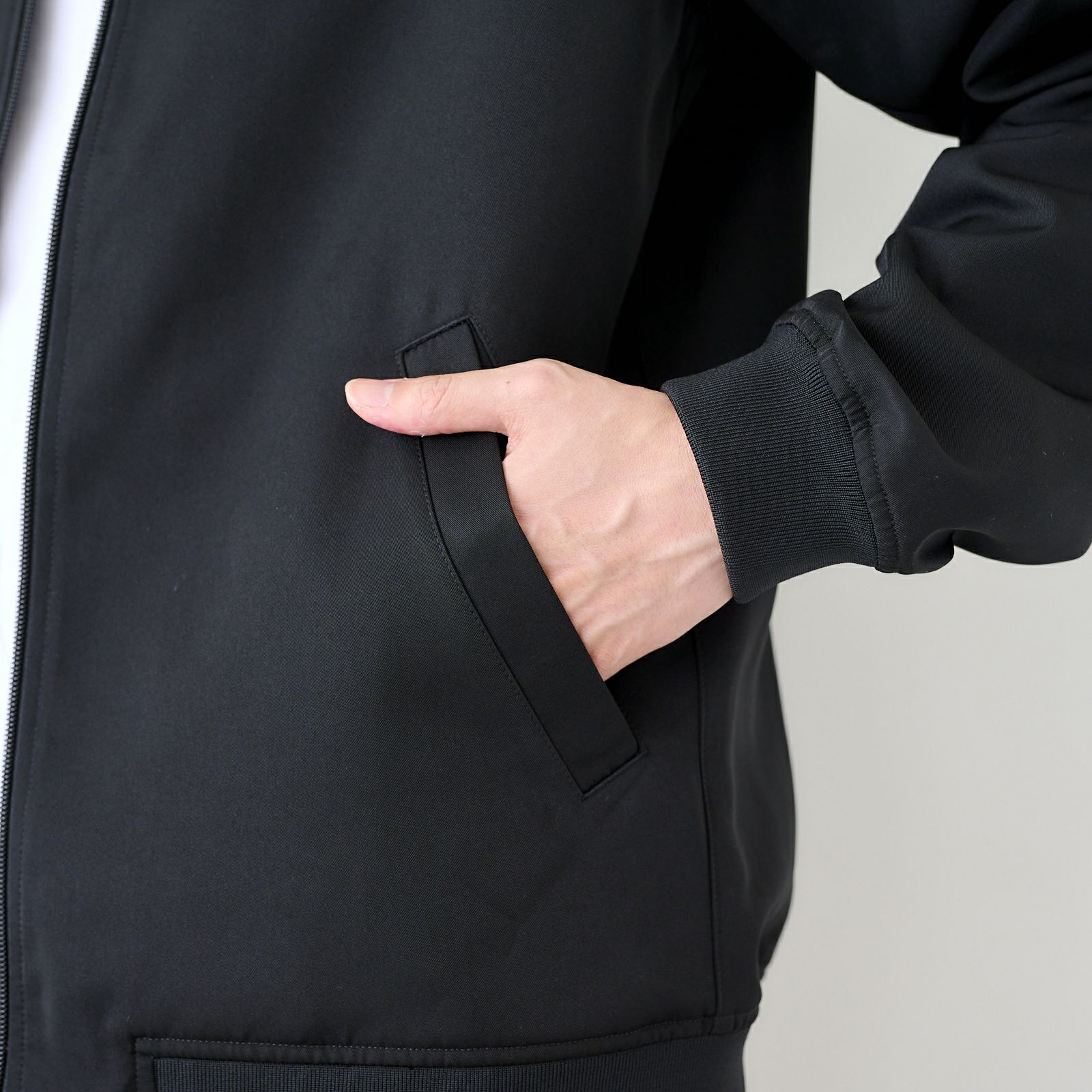 ノーカラーブルゾン