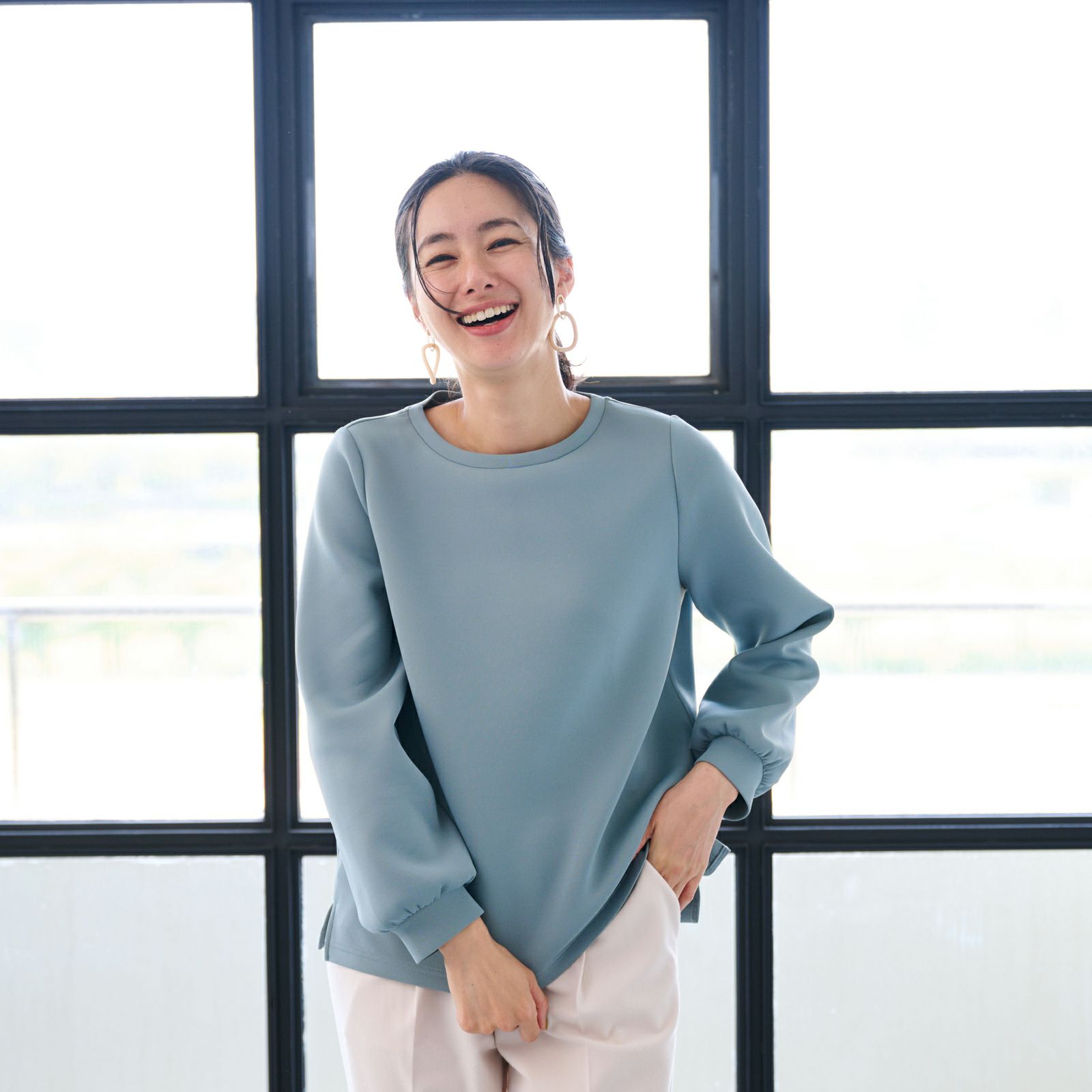 エアリースウェット 袖口ギャザープルオーバー