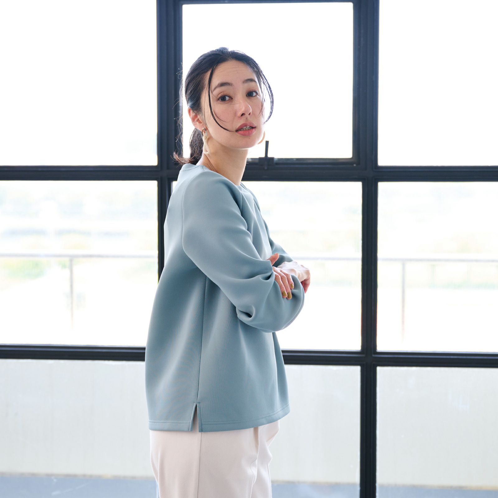 エアリースウェット 袖口ギャザープルオーバー