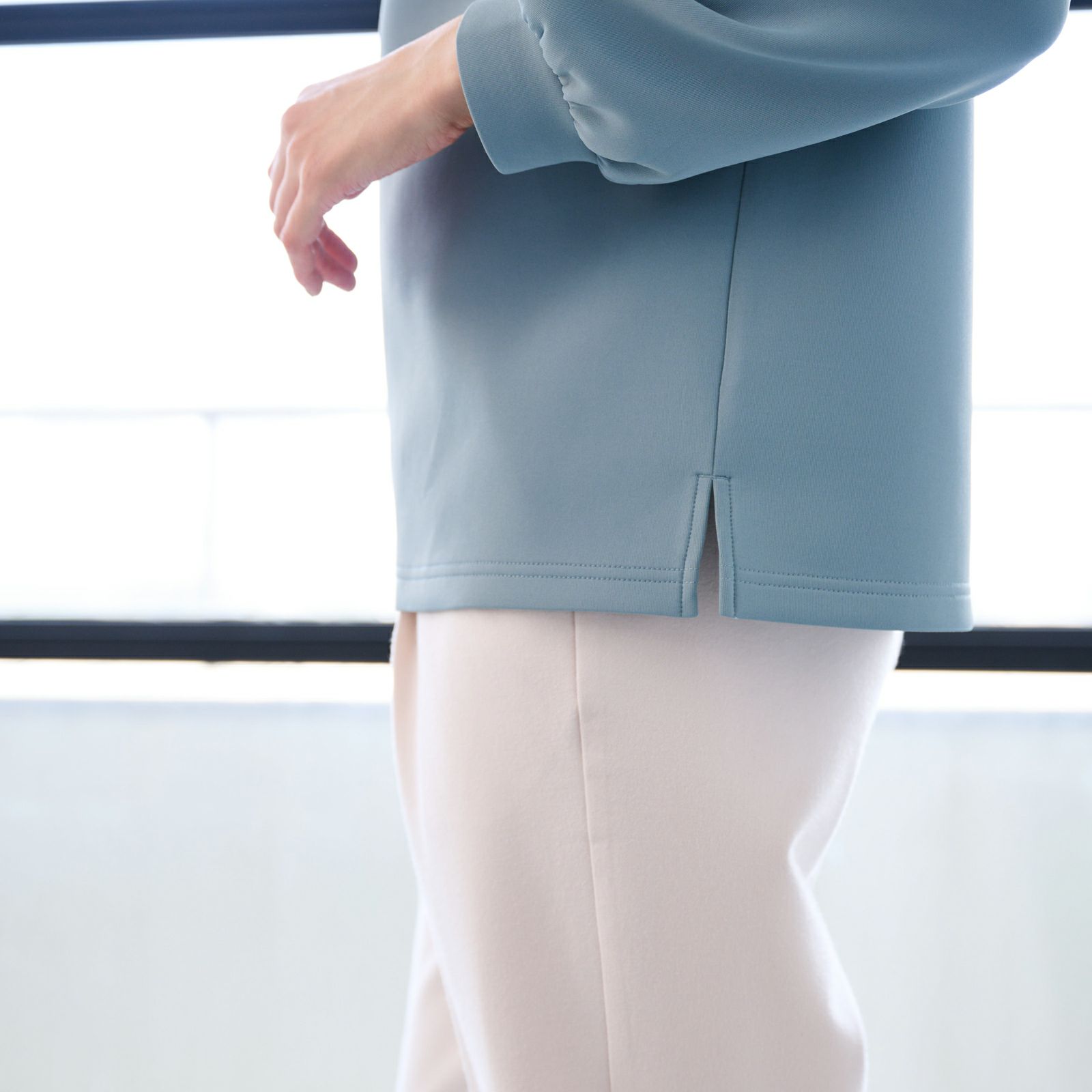 エアリースウェット 袖口ギャザープルオーバー