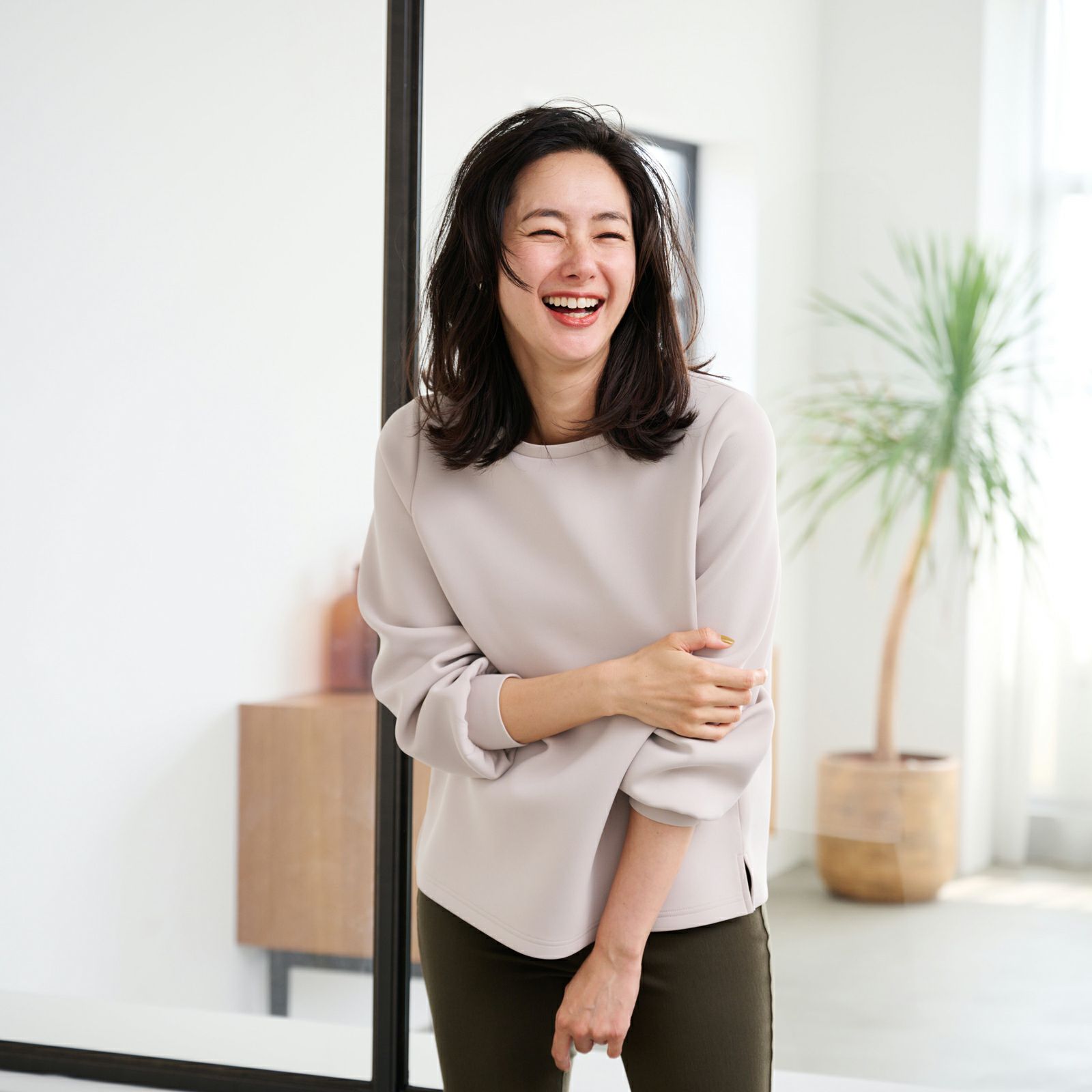 エアリースウェット 袖口ギャザープルオーバー