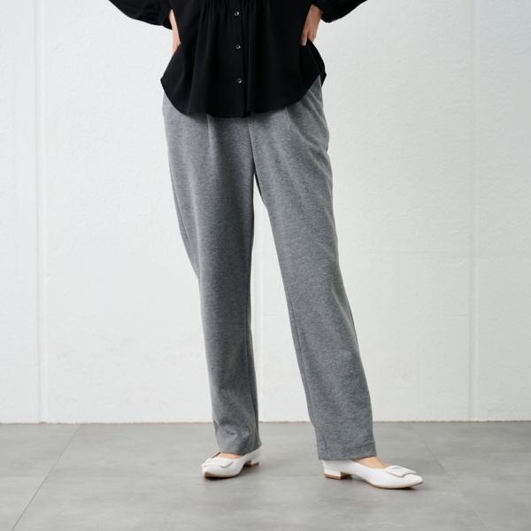 起毛カットソー　ストレートパンツ