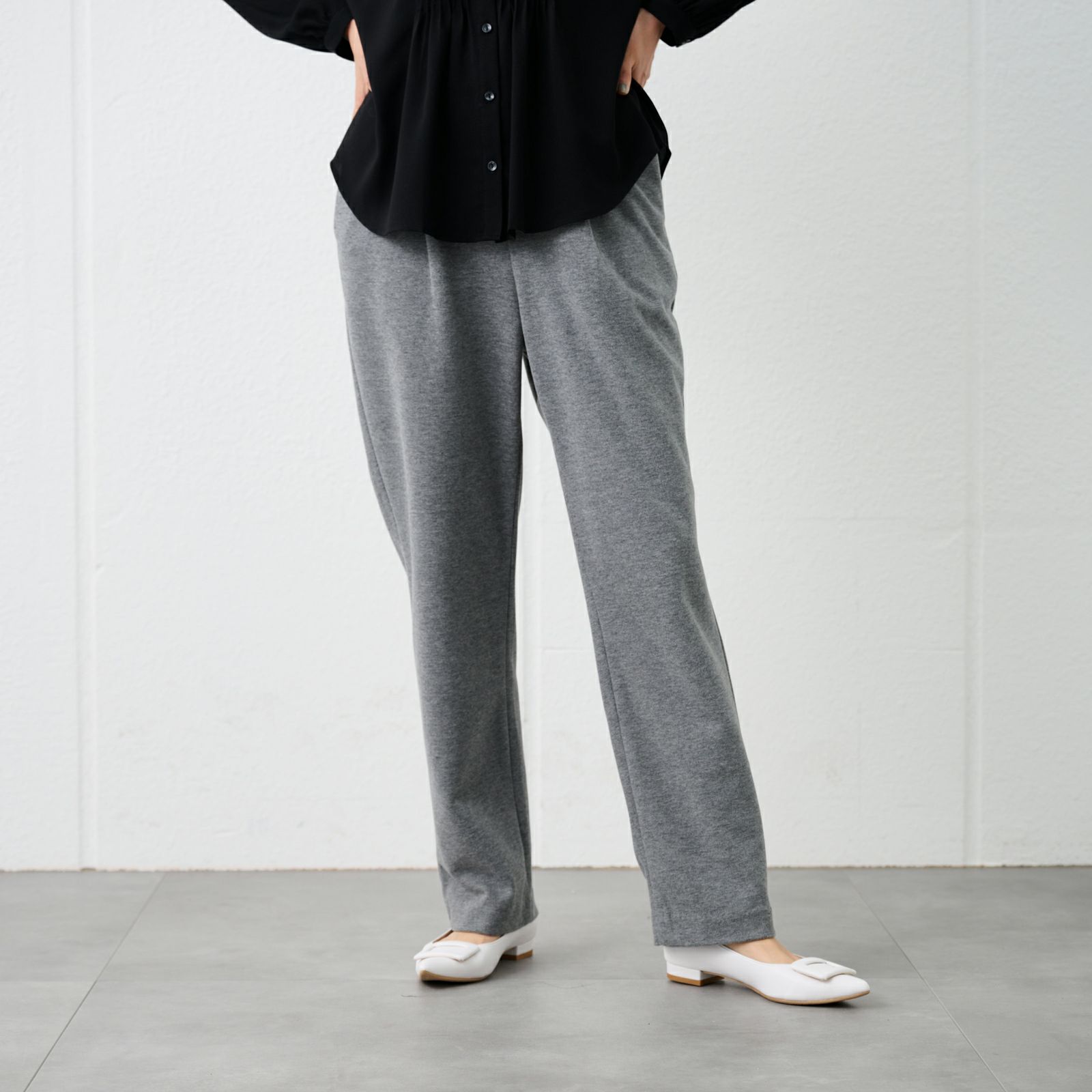 起毛カットソー　ストレートパンツ