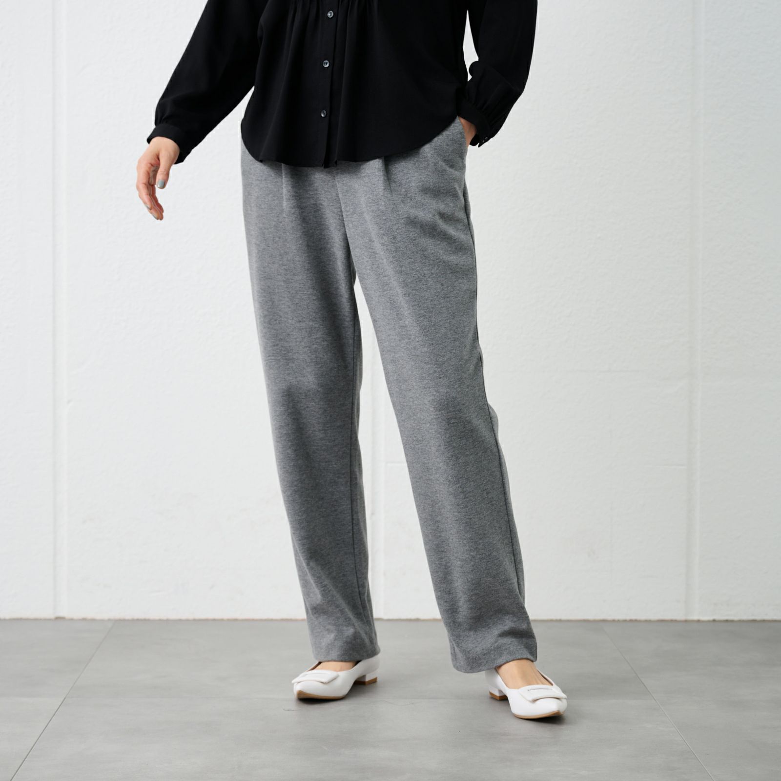 起毛カットソー　ストレートパンツ