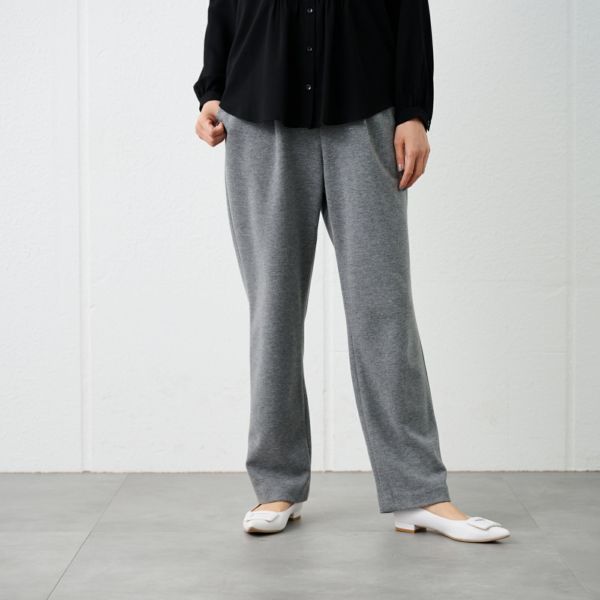 起毛カットソー　ストレートパンツ