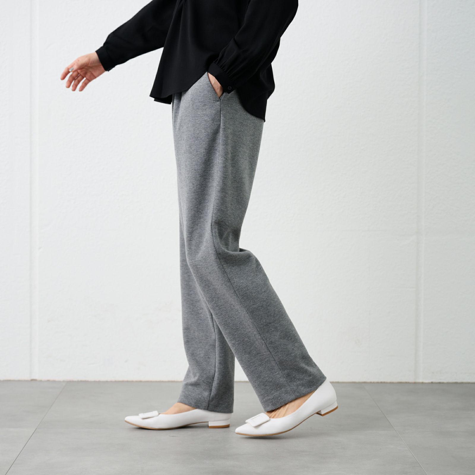 起毛カットソー　ストレートパンツ