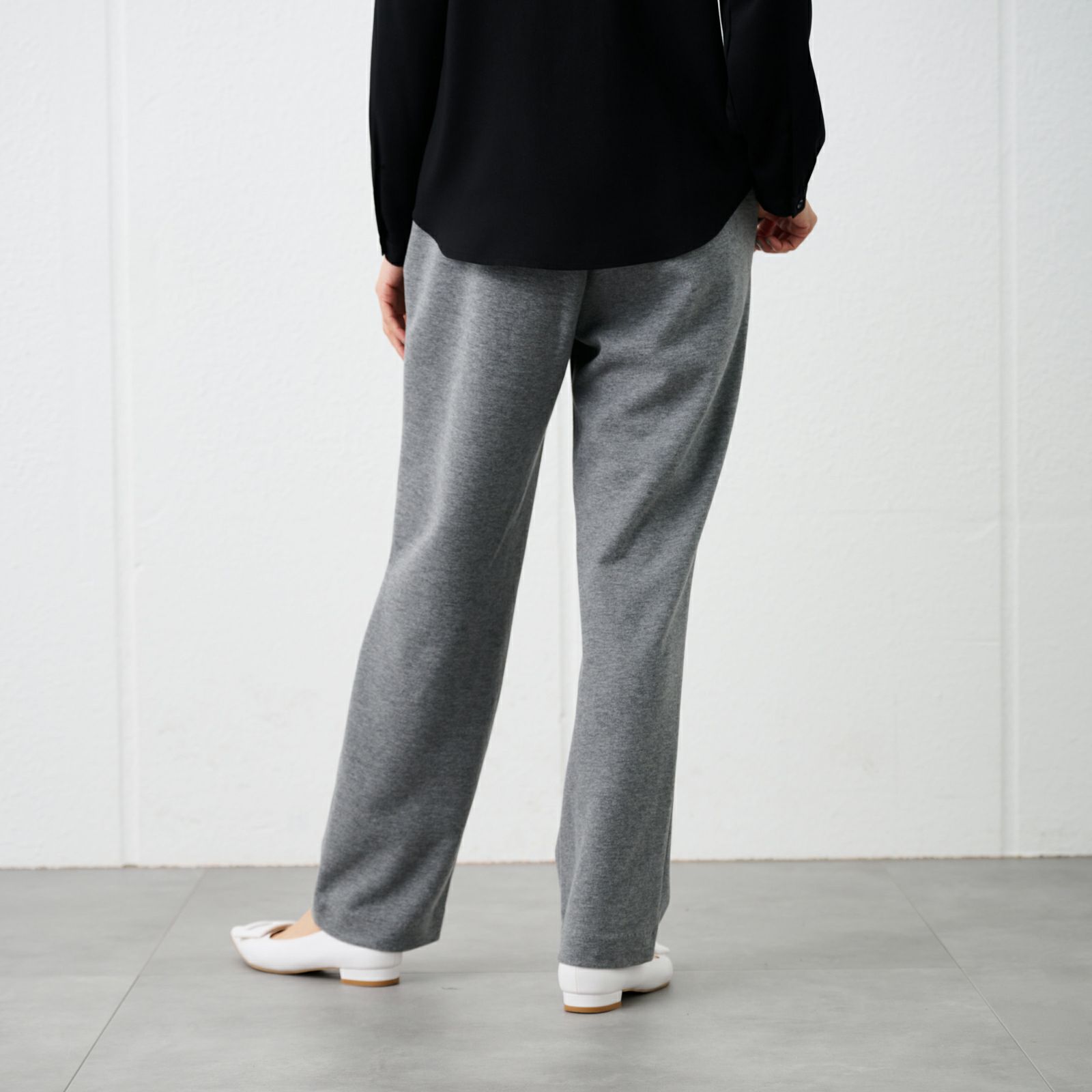 起毛カットソー　ストレートパンツ