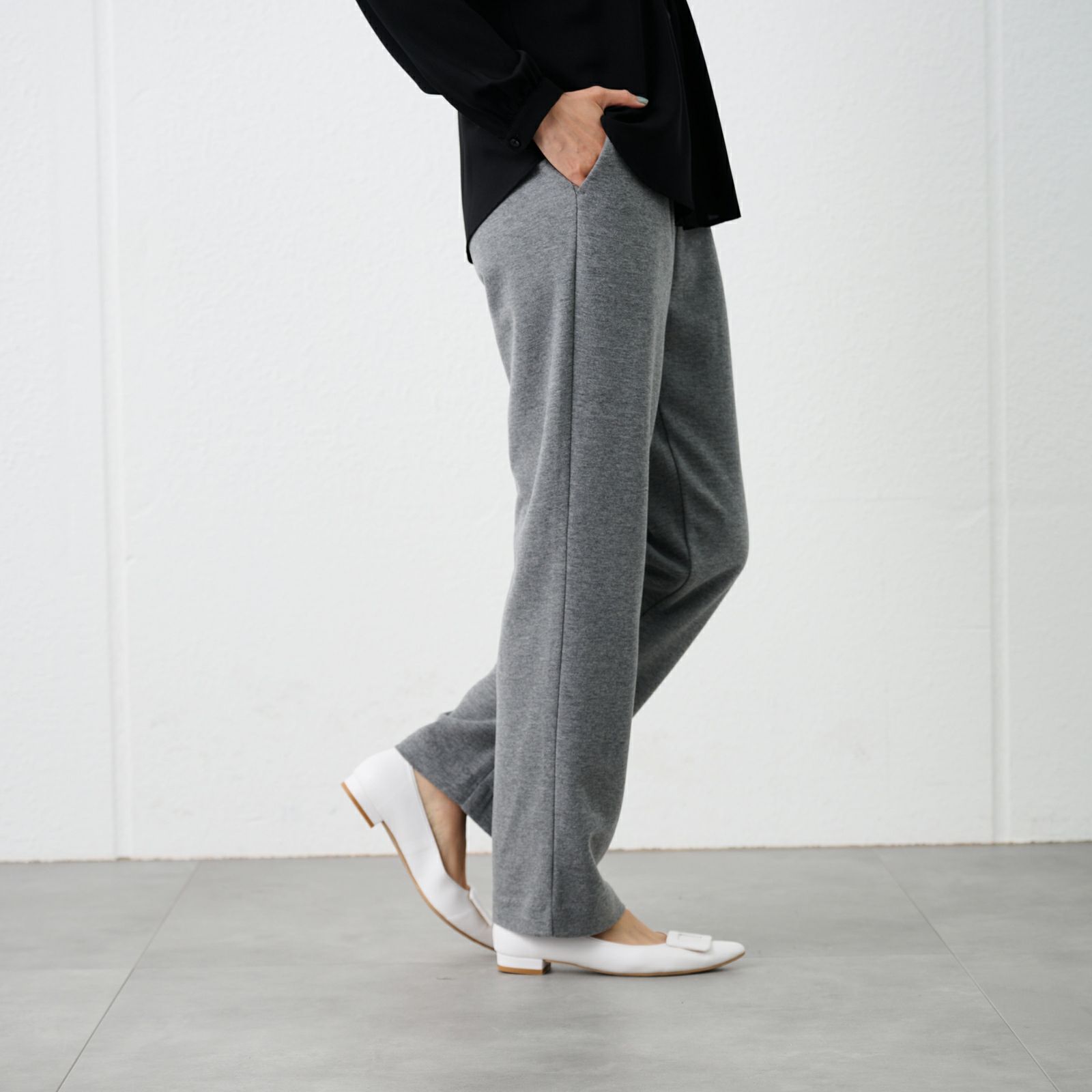 起毛カットソー　ストレートパンツ