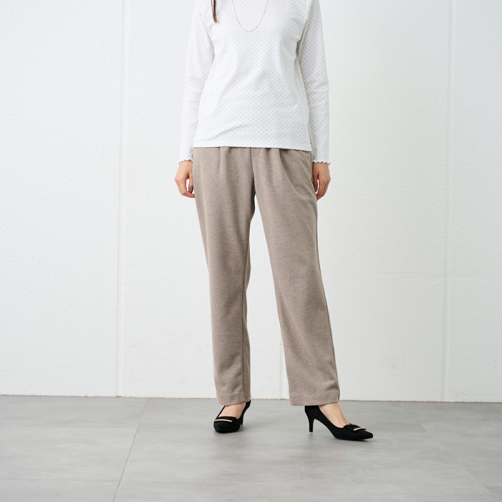 起毛カットソー　ストレートパンツ