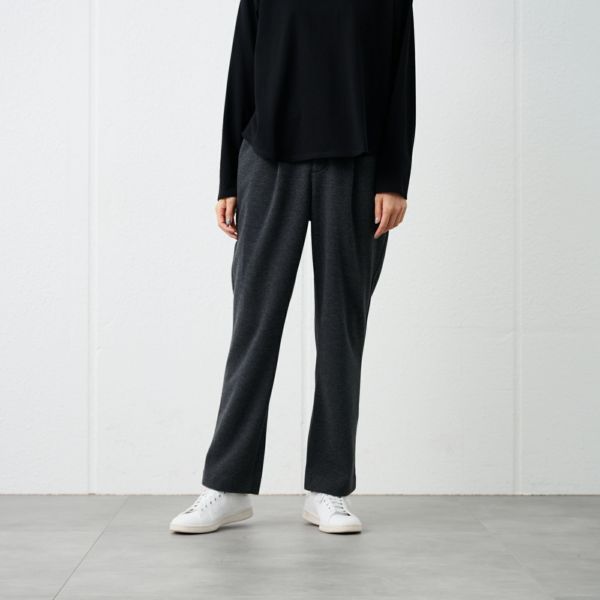 起毛カットソー　ストレートパンツ