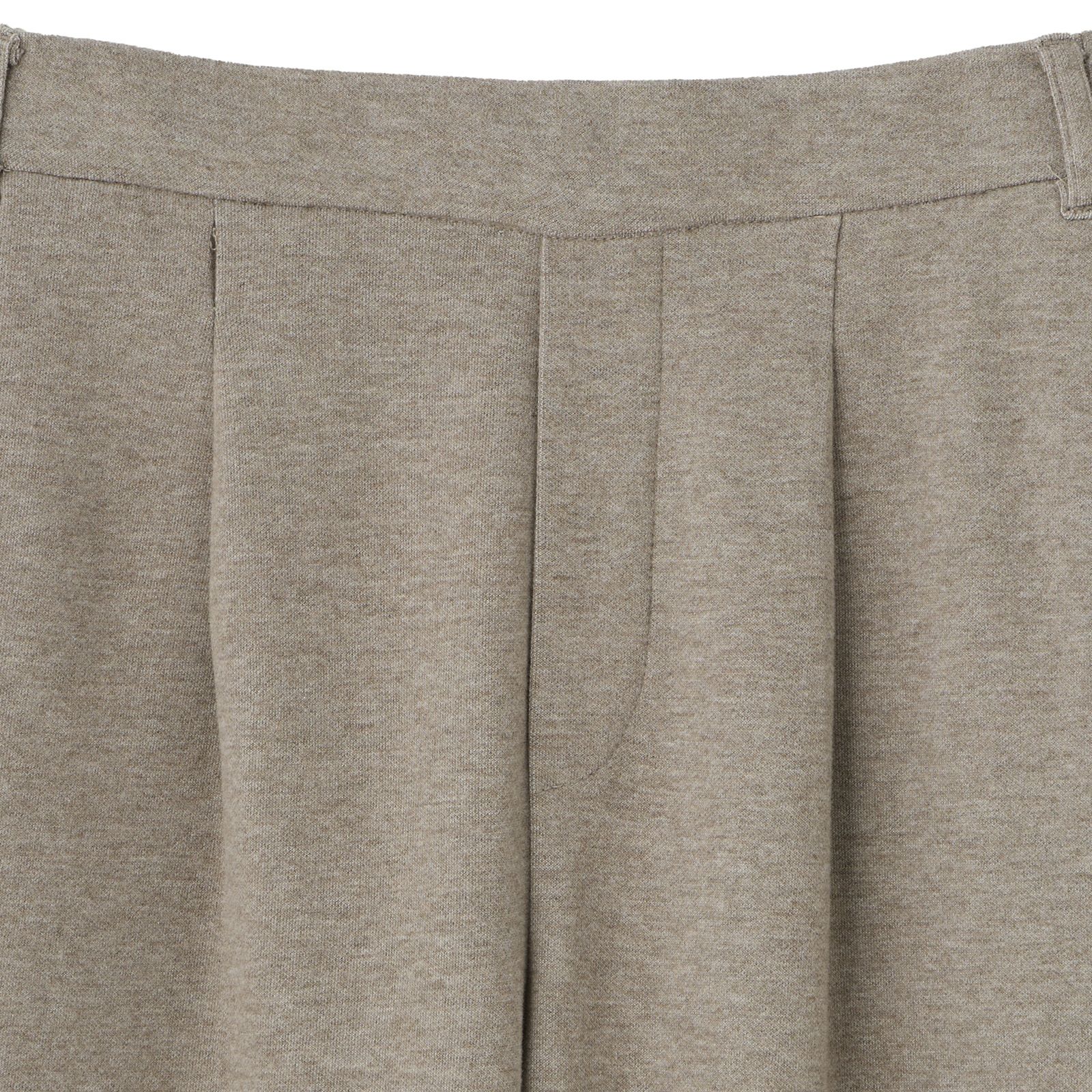 起毛カットソー　ストレートパンツ