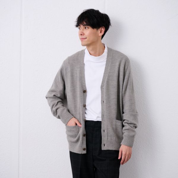 再生アクリル　Ｖネックカーディガン