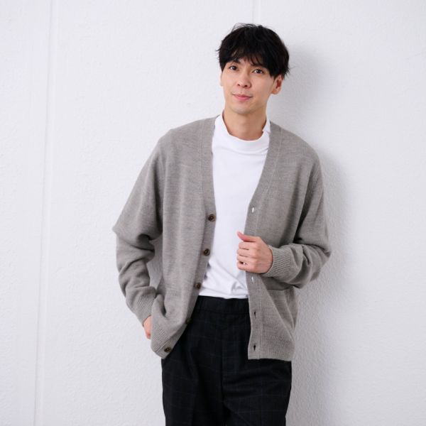 再生アクリル　Ｖネックカーディガン