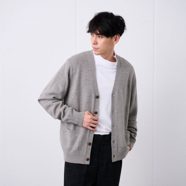 再生アクリル　Ｖネックカーディガン