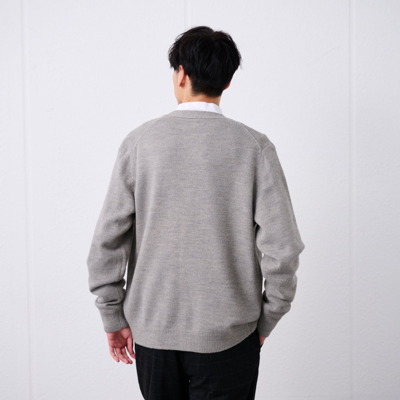 再生アクリル　Ｖネックカーディガン