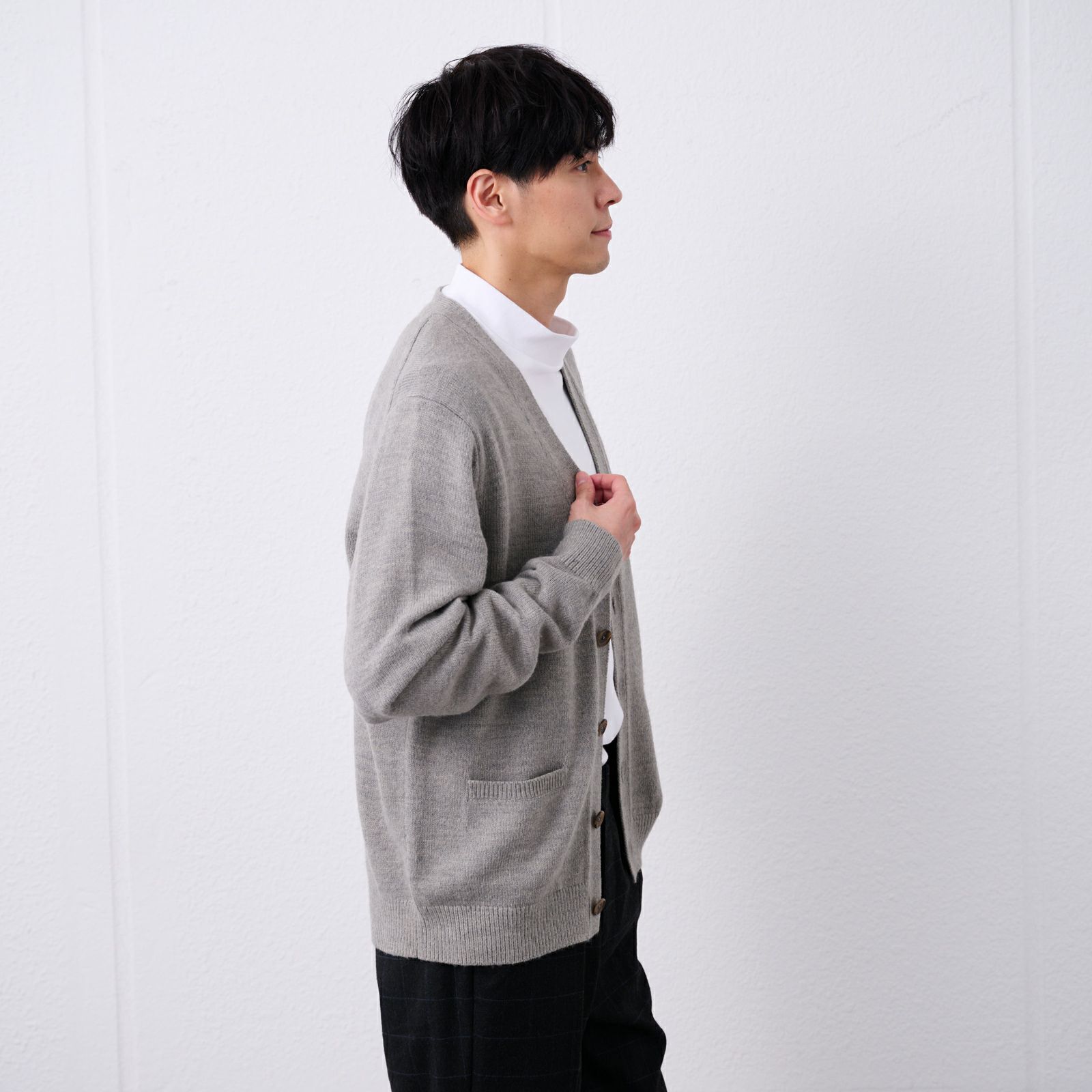 再生アクリル　Ｖネックカーディガン