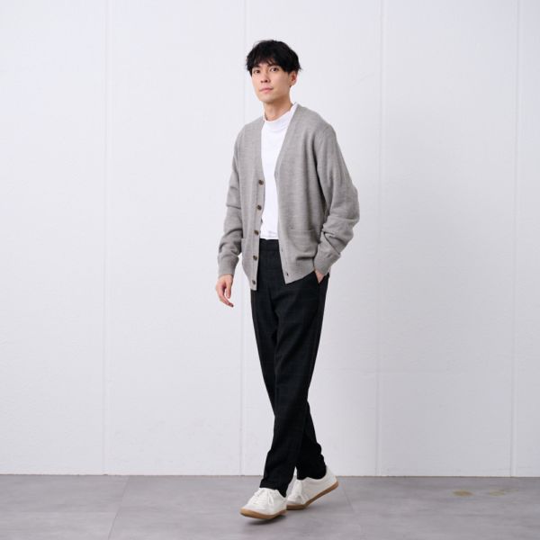 再生アクリル　Ｖネックカーディガン