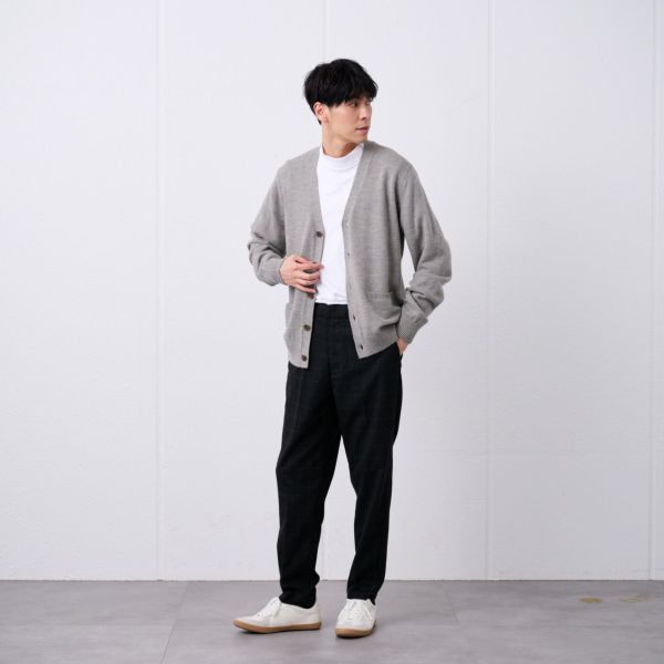 再生アクリル　Ｖネックカーディガン