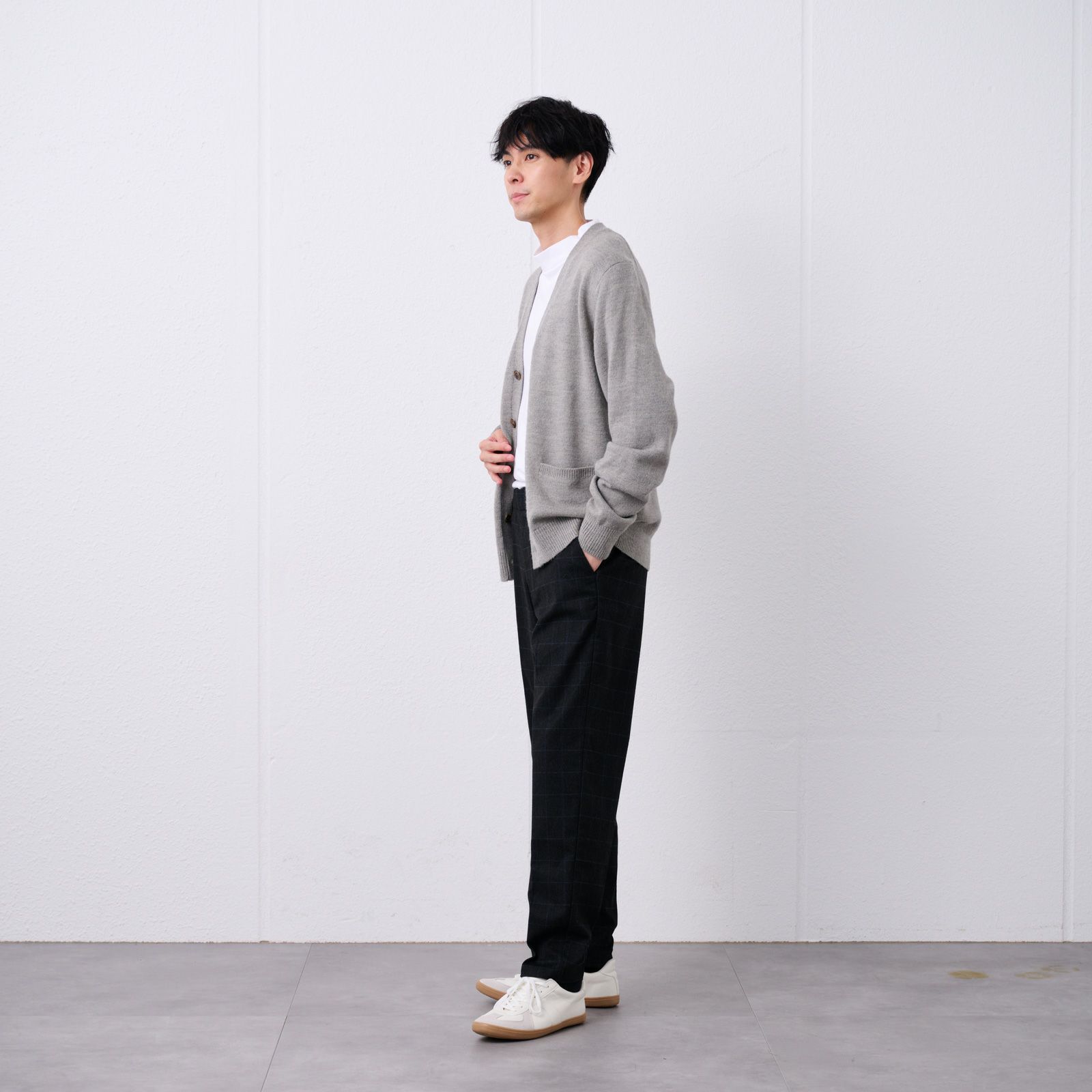 再生アクリル　Ｖネックカーディガン