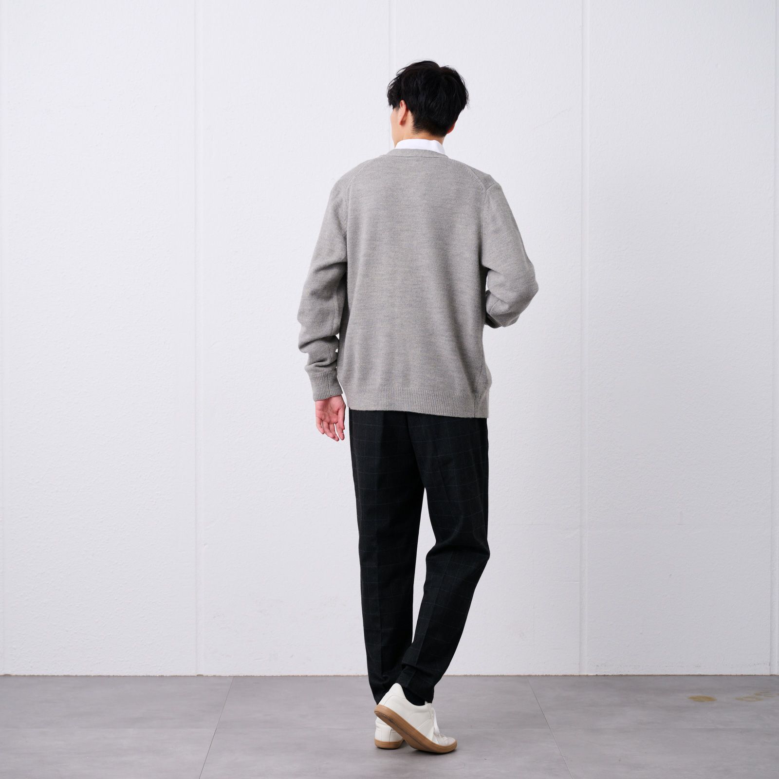 再生アクリル　Ｖネックカーディガン