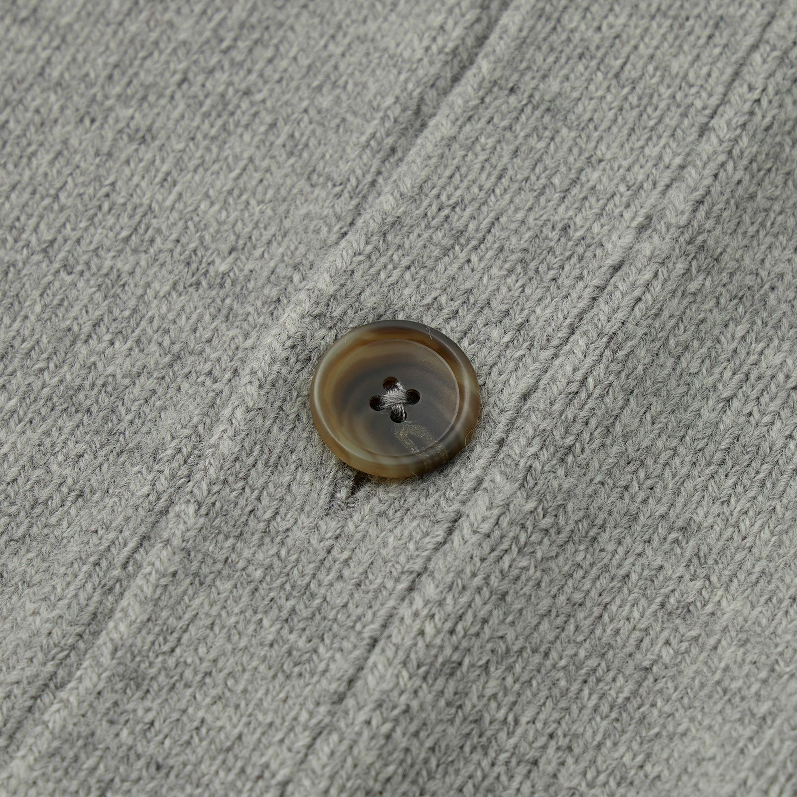 再生アクリル　Ｖネックカーディガン