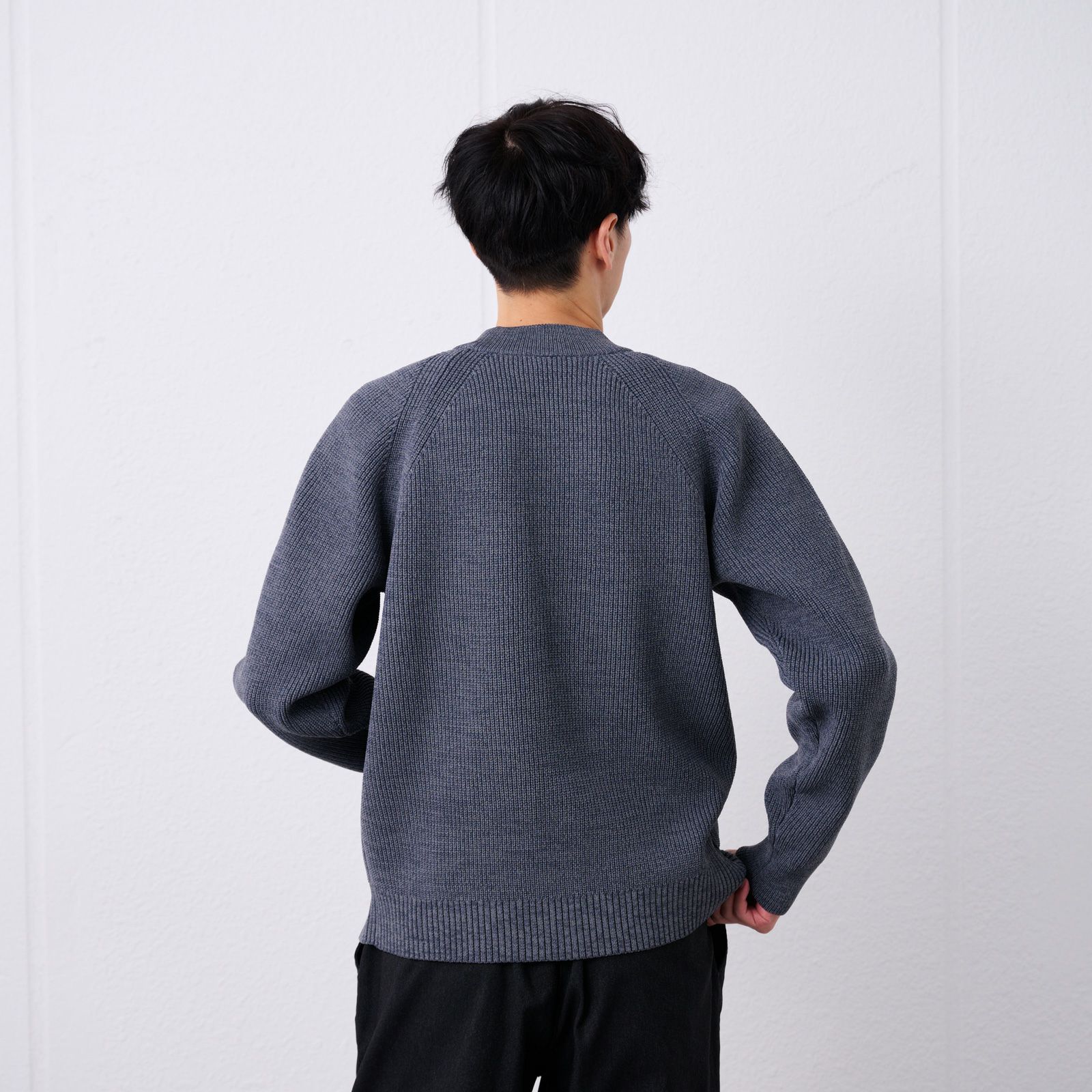 エアリーヤーン　畔編みモックネックプルオーバー