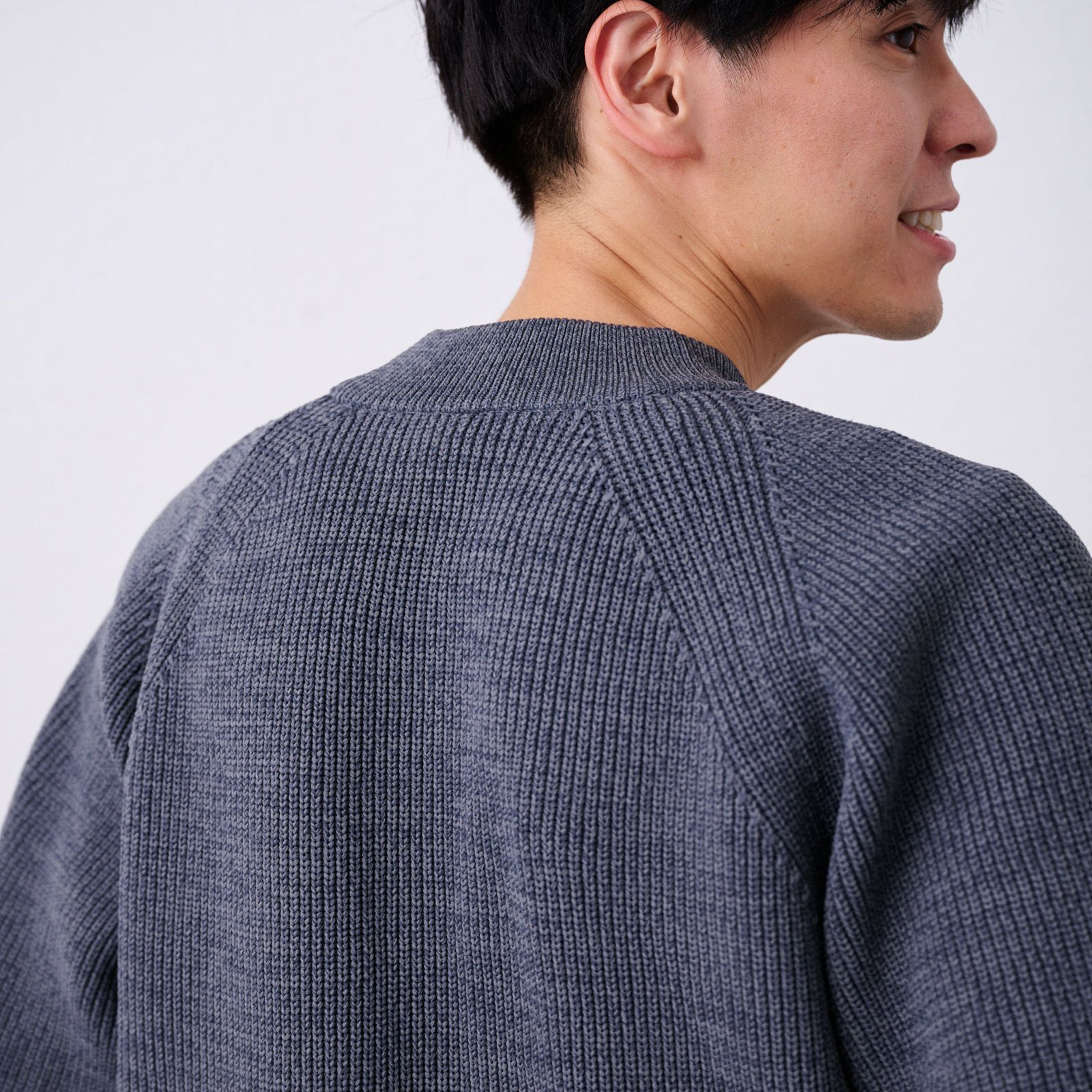 エアリーヤーン　畔編みモックネックプルオーバー