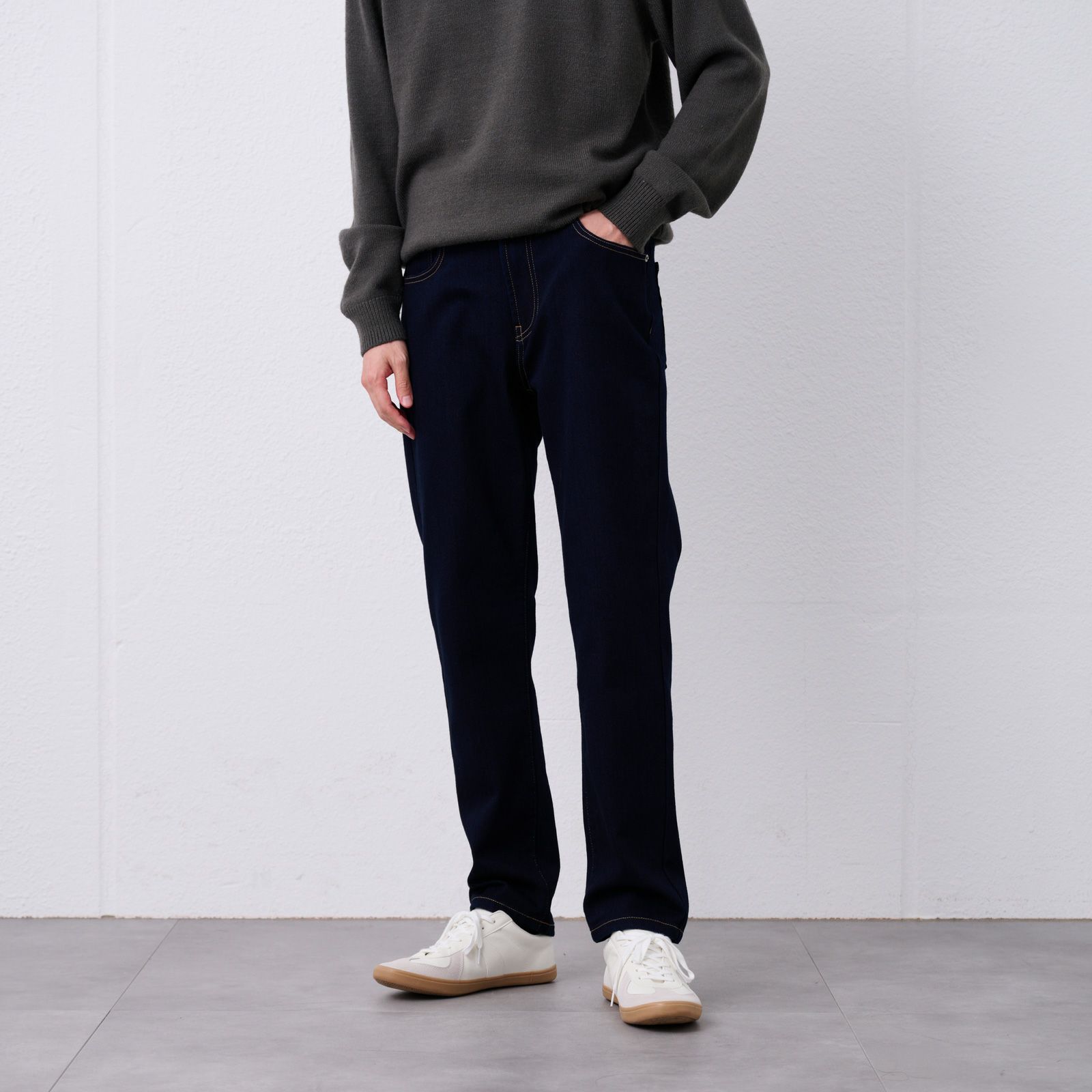 ピースフィットウォーム　レギュラーフィットスーパーストレッチジーンズ