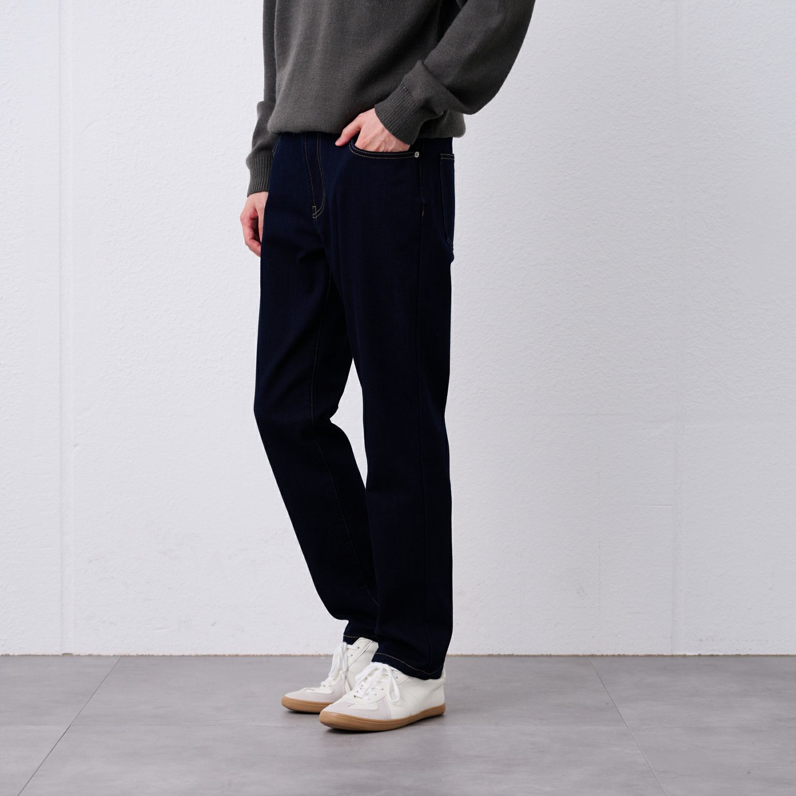 ピースフィットウォーム　レギュラーフィットスーパーストレッチジーンズ