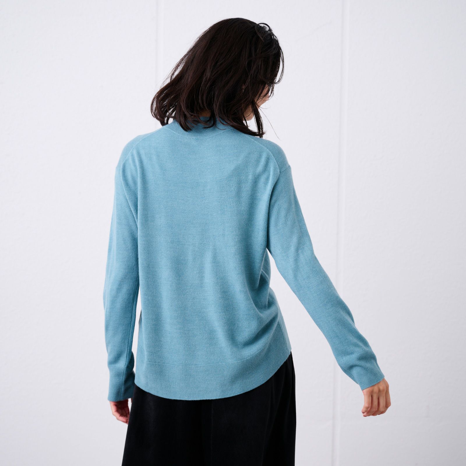 洗える・保温　シフォンタッチ　モックネックプルオーバー