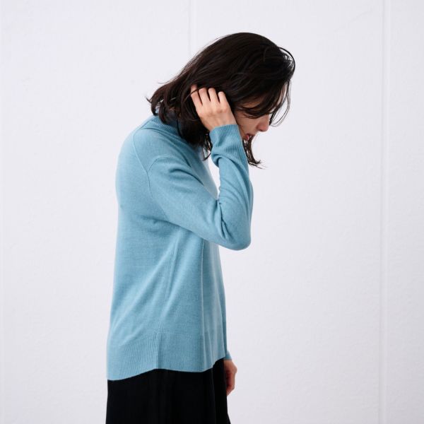 洗える・保温　シフォンタッチ　モックネックプルオーバー