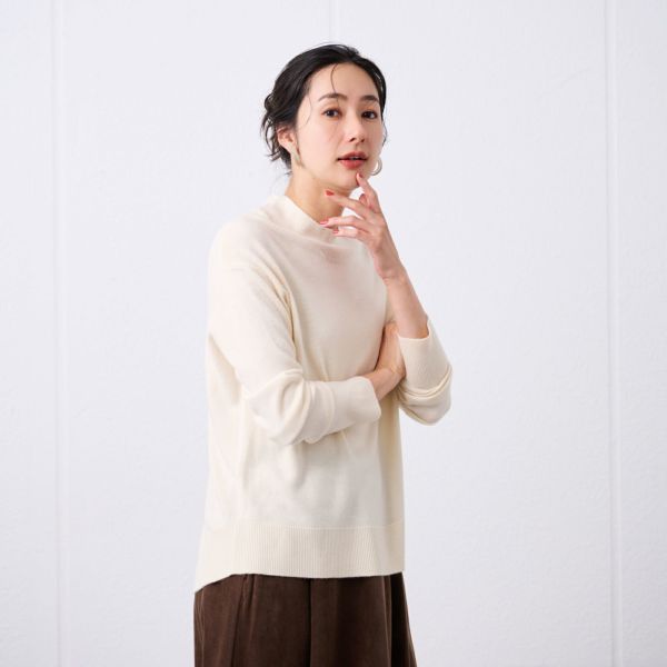 洗える・保温　シフォンタッチ　モックネックプルオーバー
