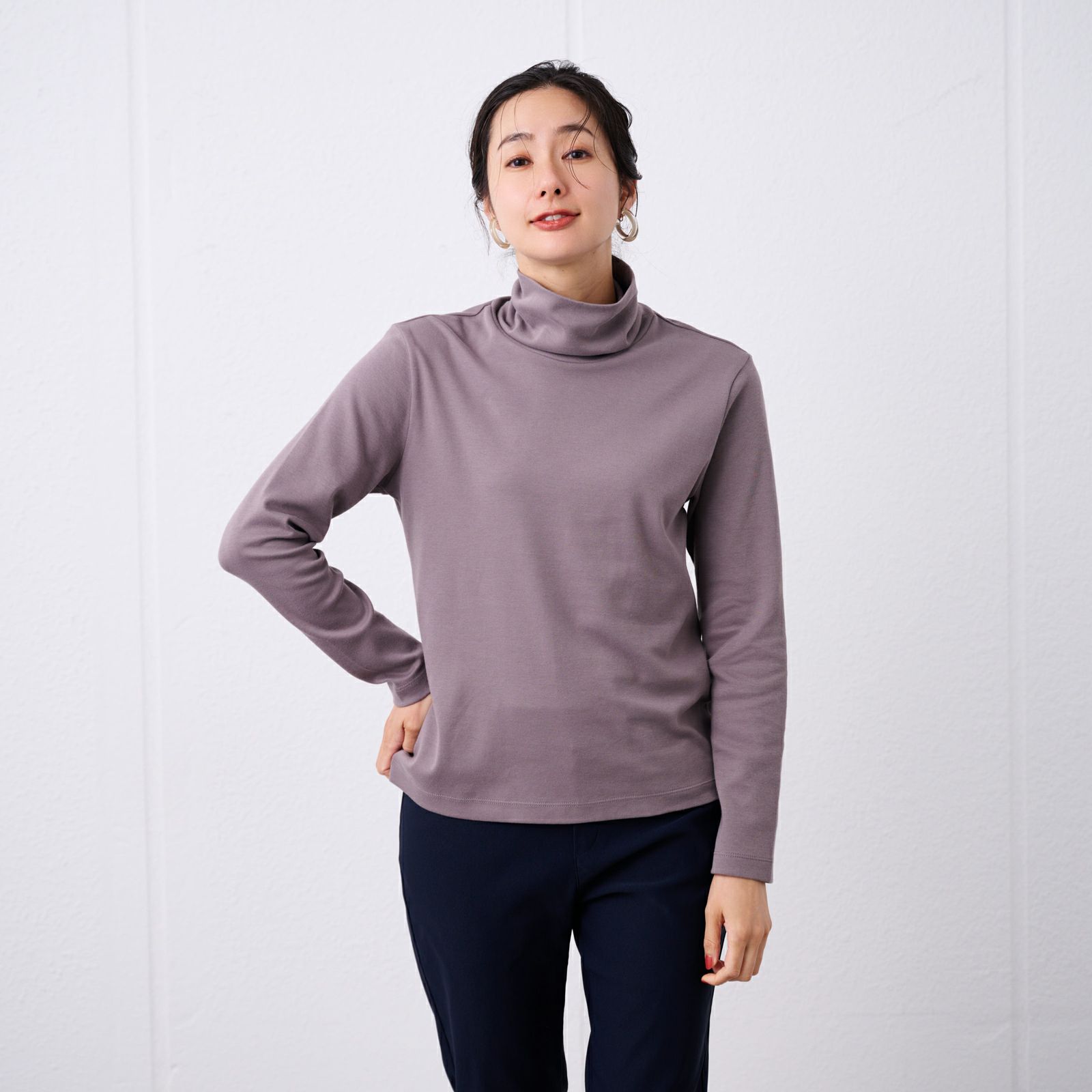 コットン100起毛　タートルネック長袖Tシャツ