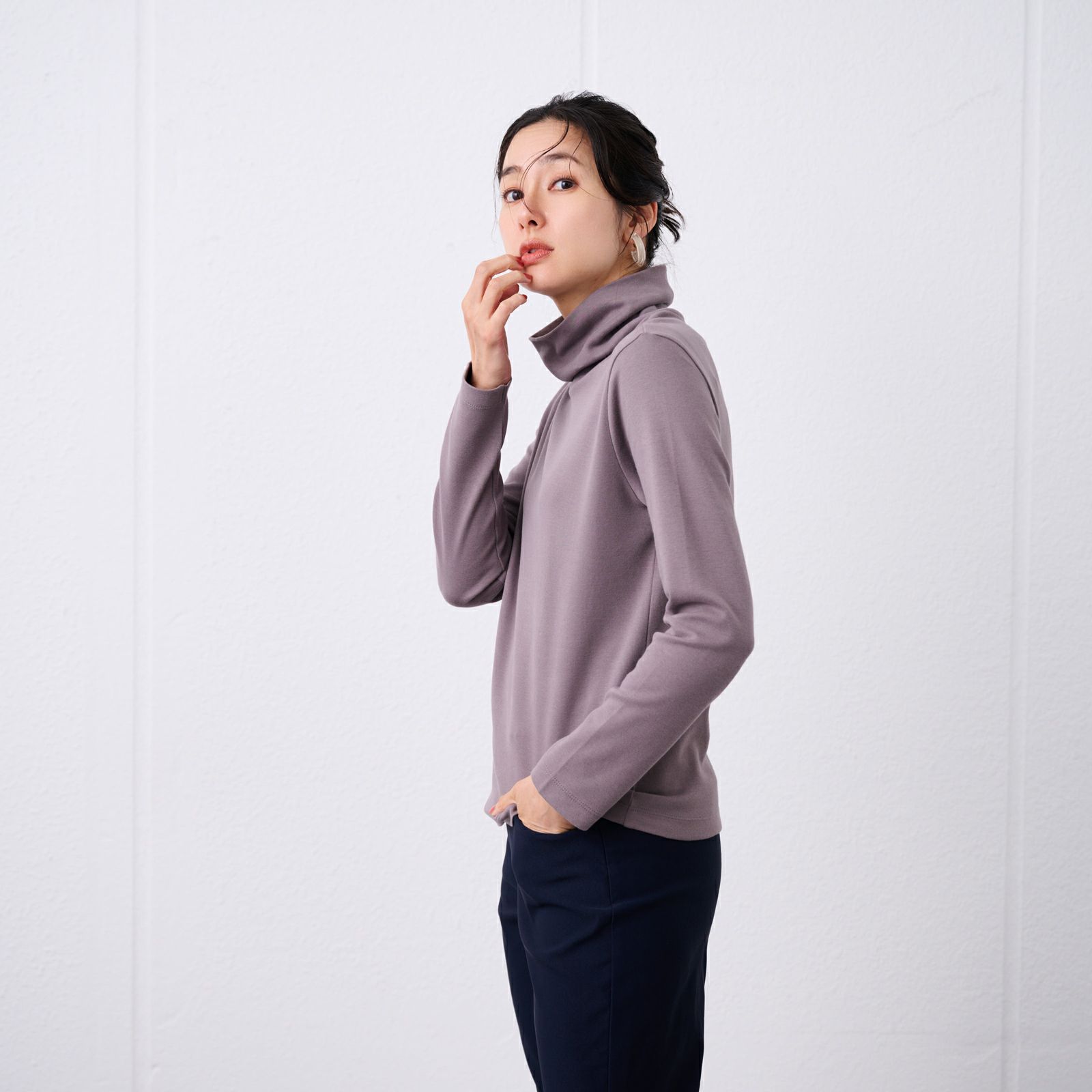 コットン100起毛　タートルネック長袖Tシャツ