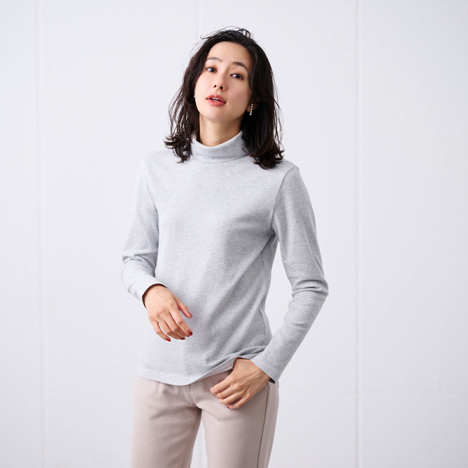 コットン100起毛　タートルネック長袖Tシャツ