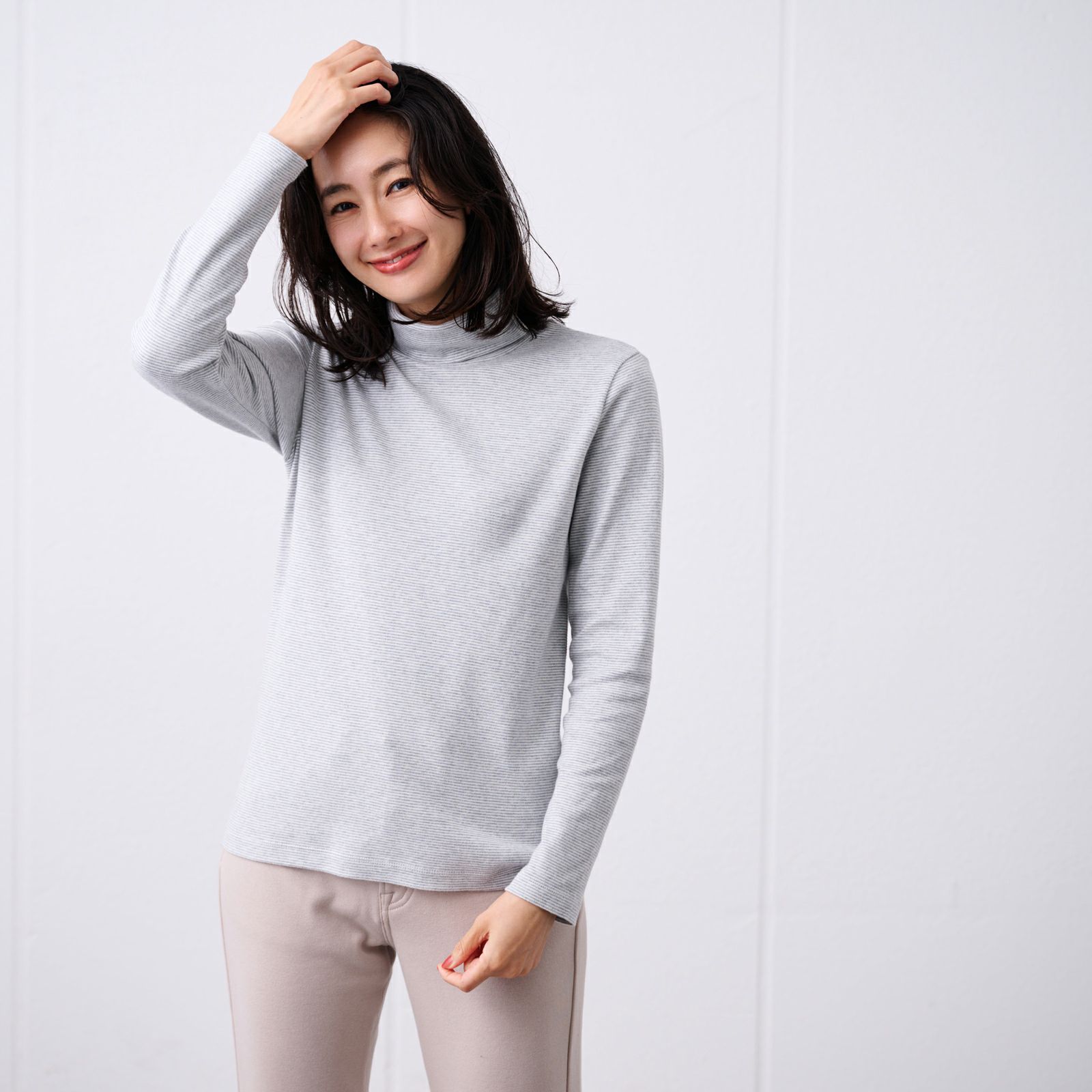 コットン100起毛　タートルネック長袖Tシャツ