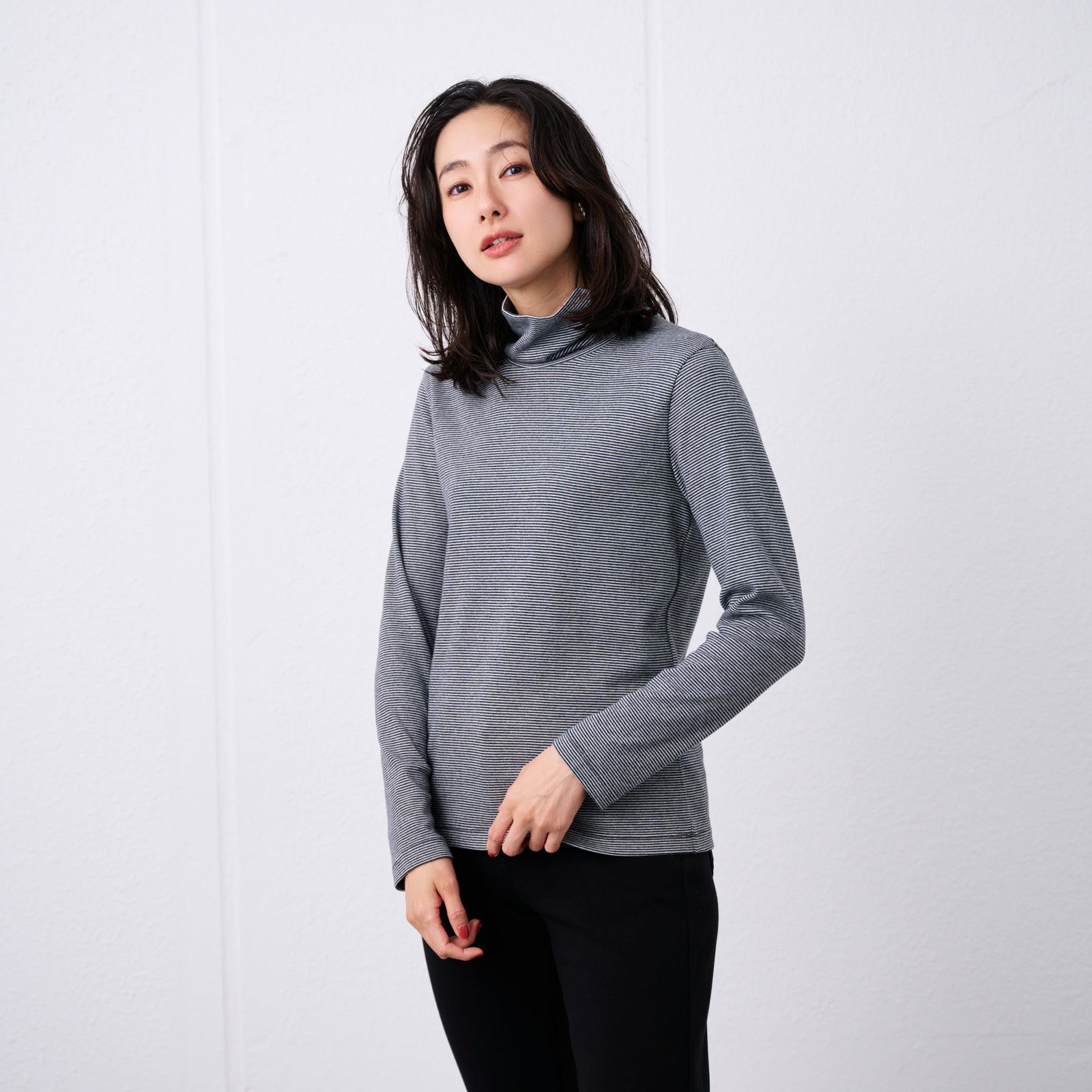 コットン100起毛　タートルネック長袖Tシャツ