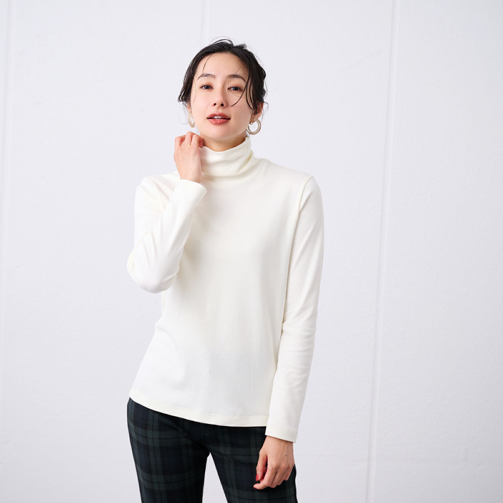 コットン100起毛　タートルネック長袖Tシャツ