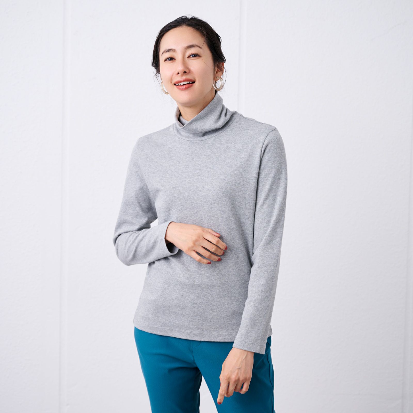 コットン100起毛　タートルネック長袖Tシャツ